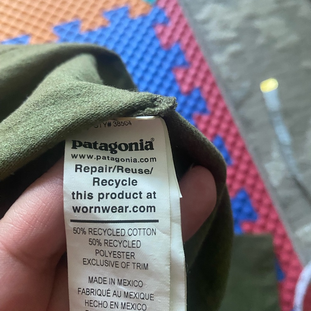 Patagonia Forest Green Short Sleeve Tee regular fit size M - Picture 9 of 9